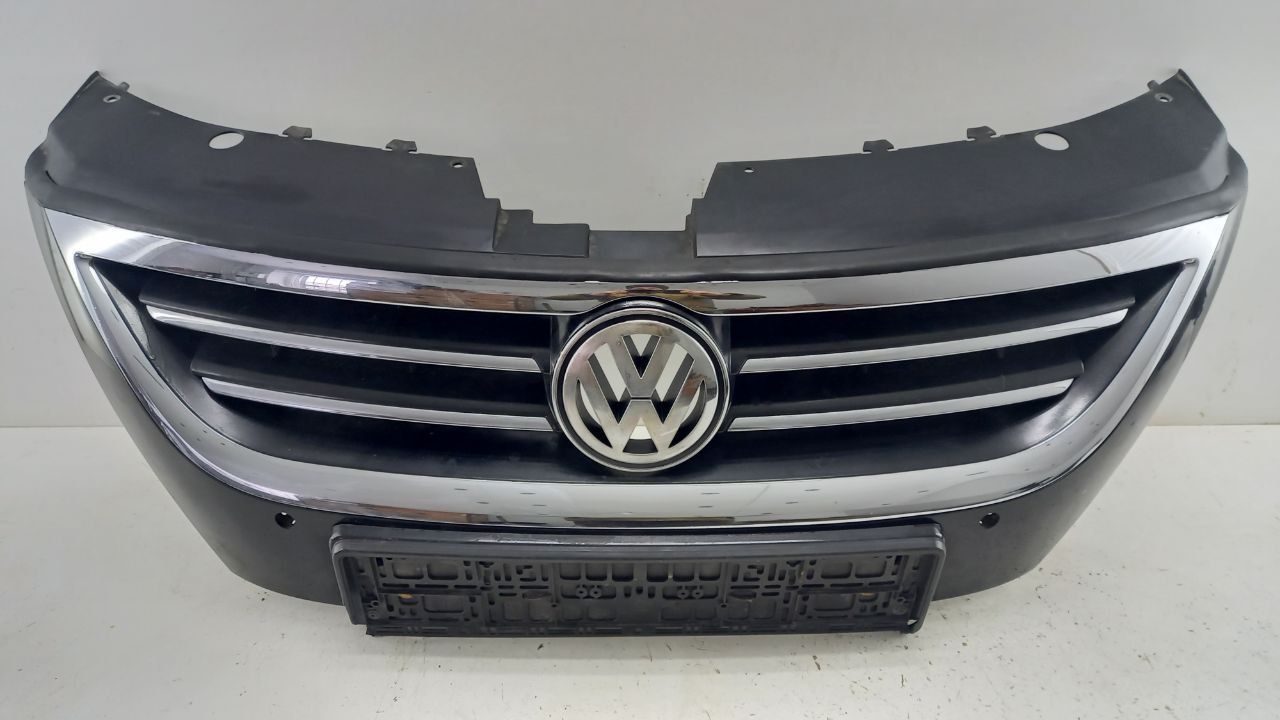 Решетка Volkswagen Passat CC 2008-2012 гг 3C8853651