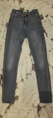 Spodnie jeansowe XS Nowe szare ONLY jeansy damskie 34 jeansy XS