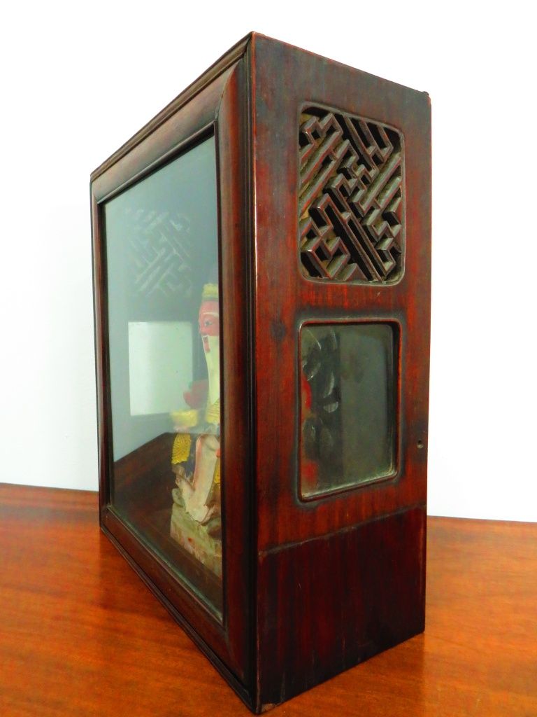 Antigo Altar com Imperador.