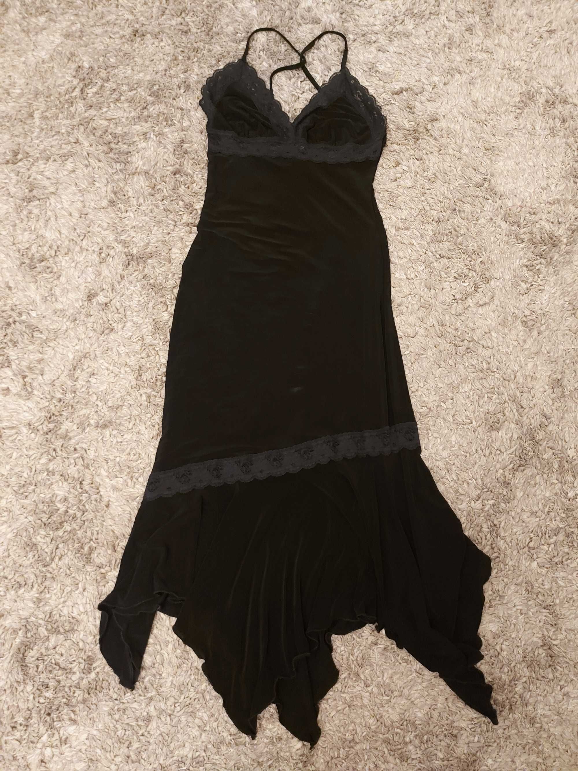 Czarna sukienka z odkrytymi plecami rozm. S - L