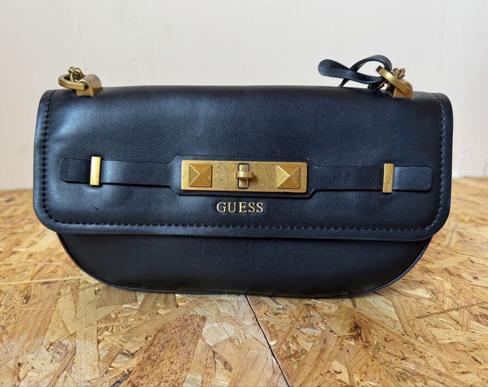 Сумка guess на плече