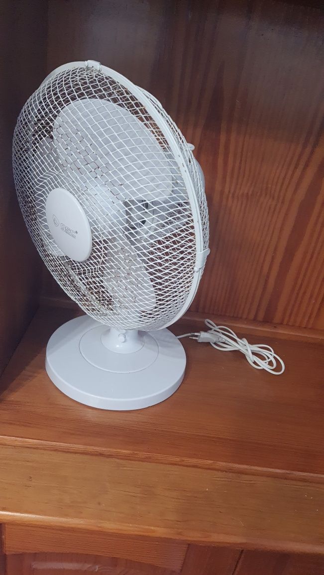 Ventoinha de Mesa GSC – 3 Pás, Compacto e Potente