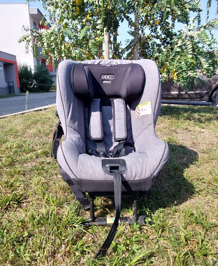 Axkid Minikid 2.0 - fotelik samochodowy 0-25 kg