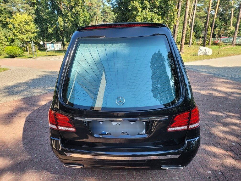 Sprzedam karawan Mercedes W 213