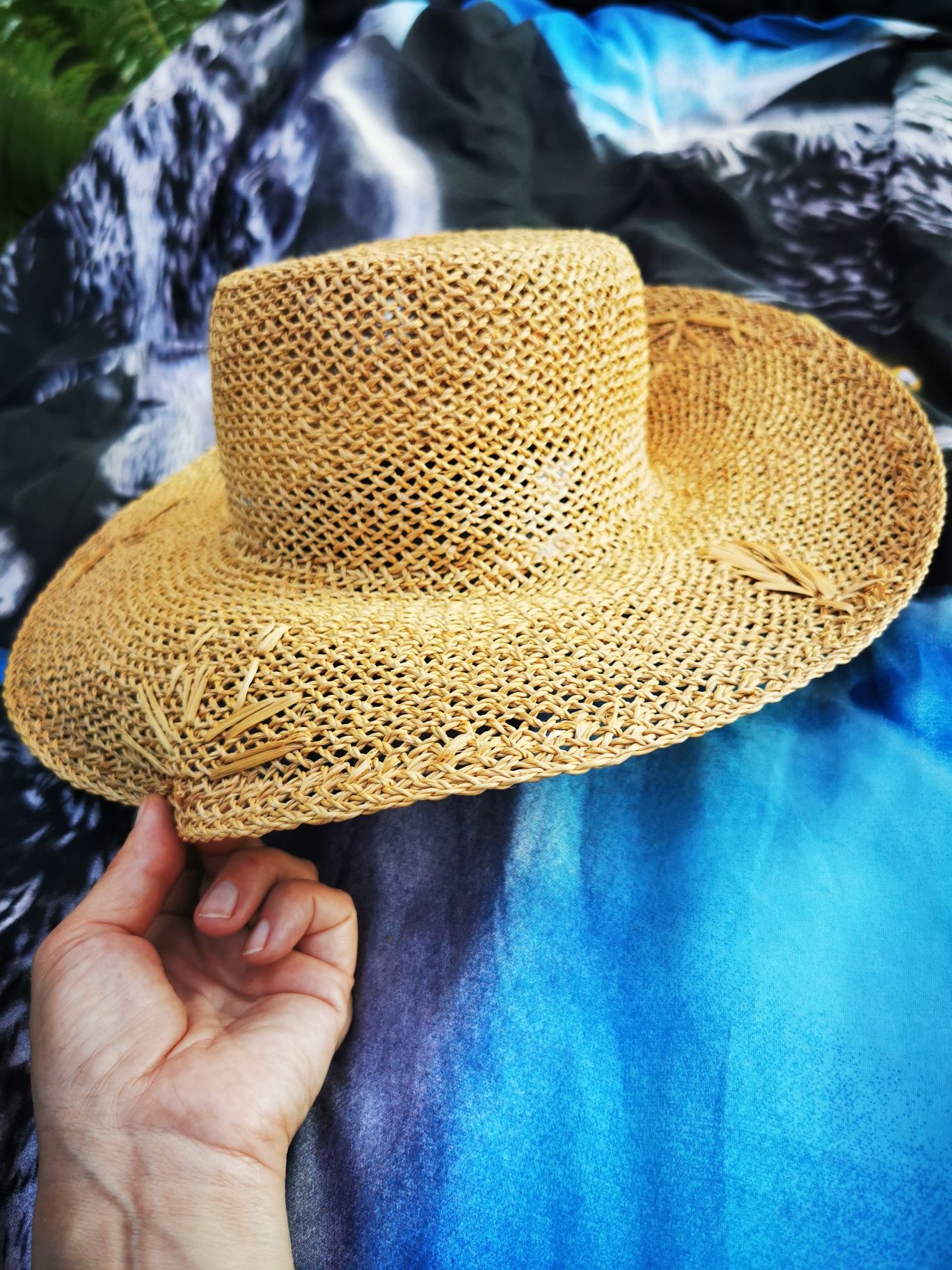 Соломенная ажурная шляпа с полями. Соломенная шляпка. Шляпа от солнца.