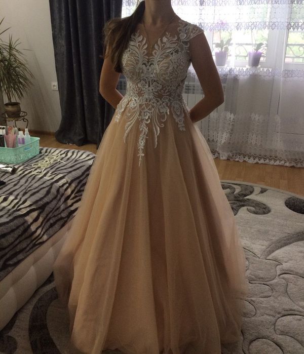 Продам вечірню сукню