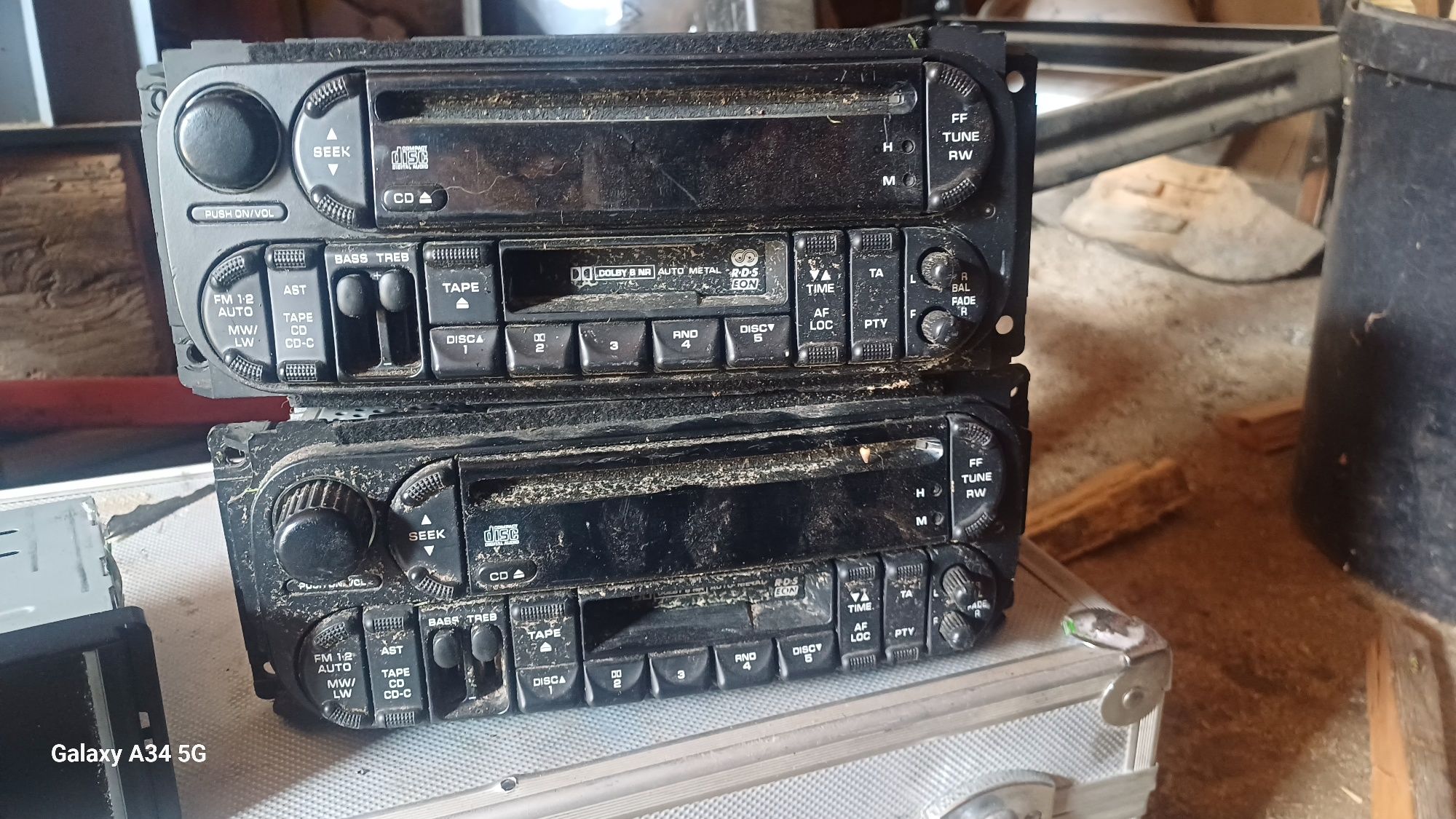 Radia samochodowe dwa orginalne jedno dwd bluetooth