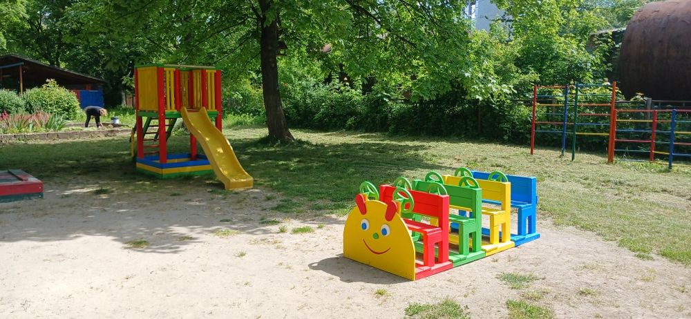 Сороканіжка,  дитячий майданчик