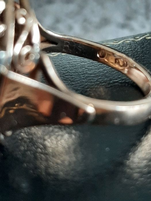 Złoty pierścionek z szafirem 5,6 ct i brylantami 1,2 ct Zamiana.