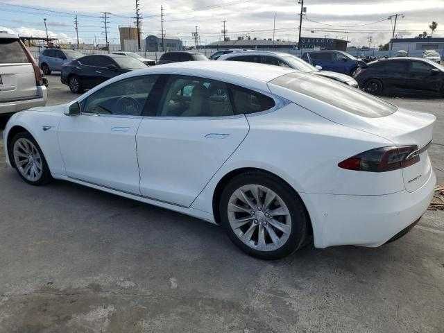 2016 року Tesla Model S