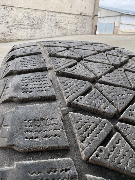 Зимові шини Bridgestone Blizzak DM-V2 255/55 R20