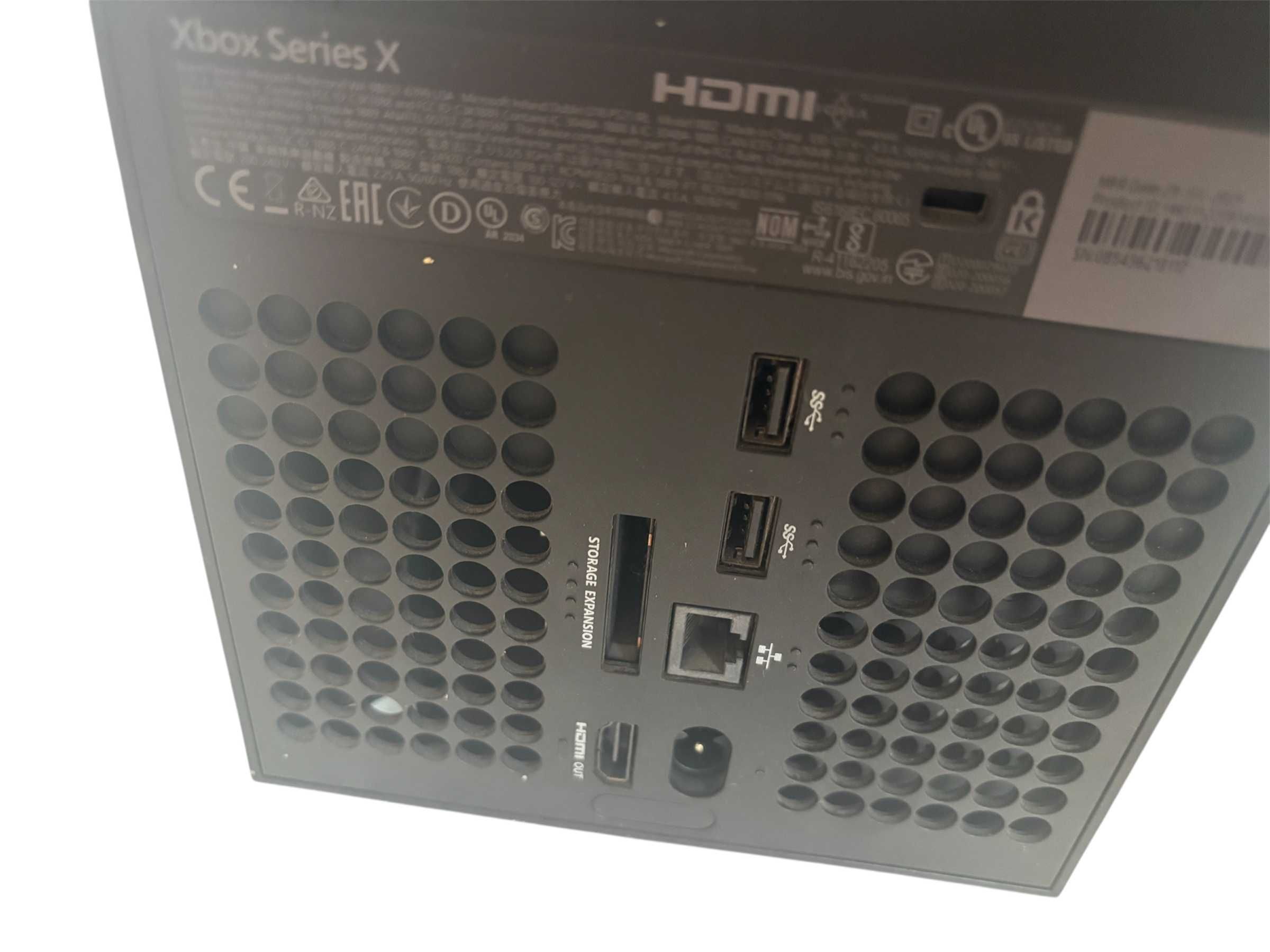 Konsola Xbox Series X + 2 pady + ładowarka