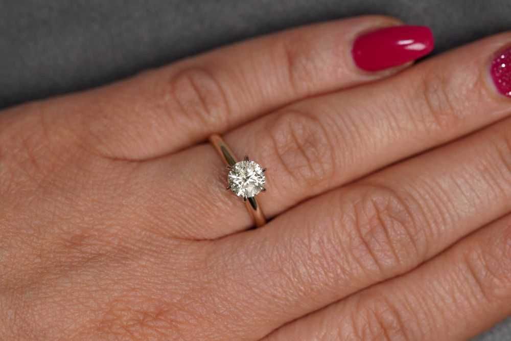 Pierścionek z brylantem 1 CT H Si2 Certyfikat HRD 3x Excellent Tiffany