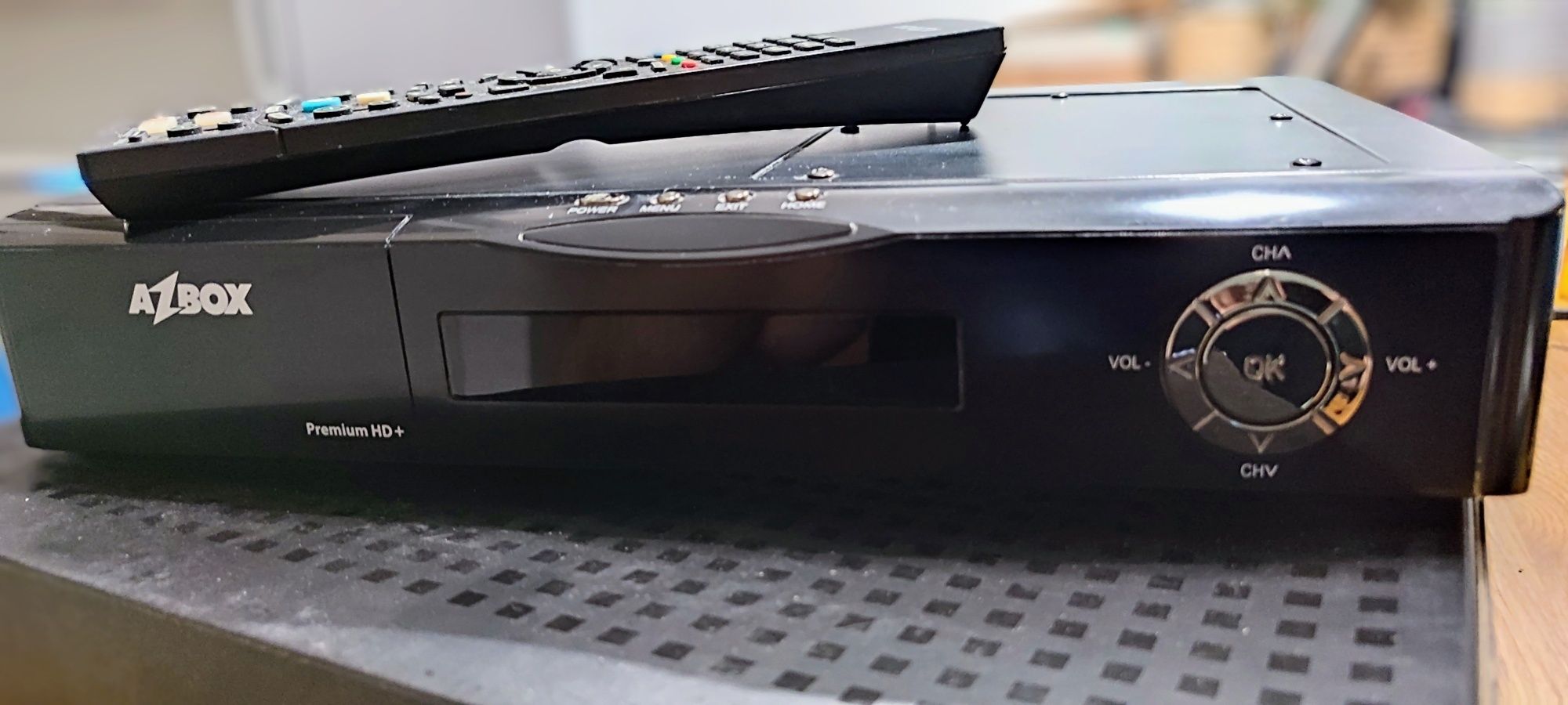 Azbox Premium HD plus 2xdvbs2 openatv enigma2