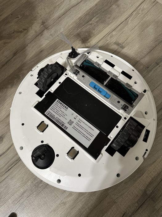 Продам Робот-пилосос Samsung VR30T80313W