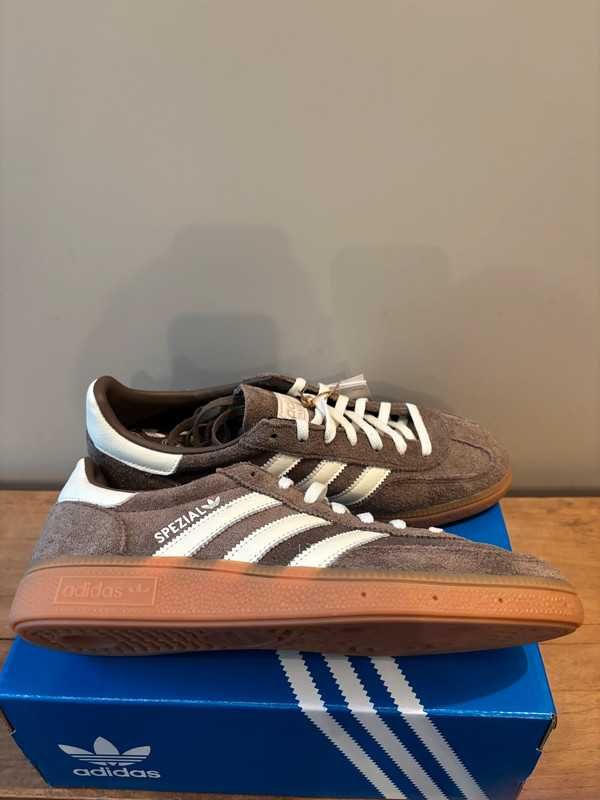 Buty codzienne Handball Spezial, nowe, z metką EU.40