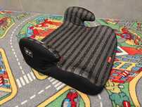 Assento Auto Elevatório Zippy Safe R44/04 - Bom Estado, Leve e Seguro