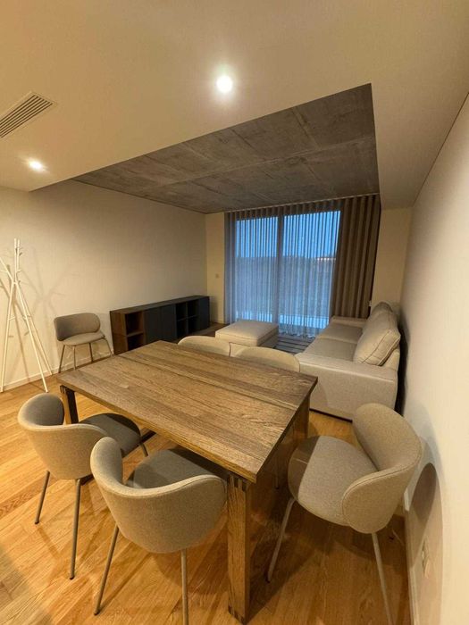 Arrendamento de apartamento T1 em Santa Clara e Castelo Viegas.