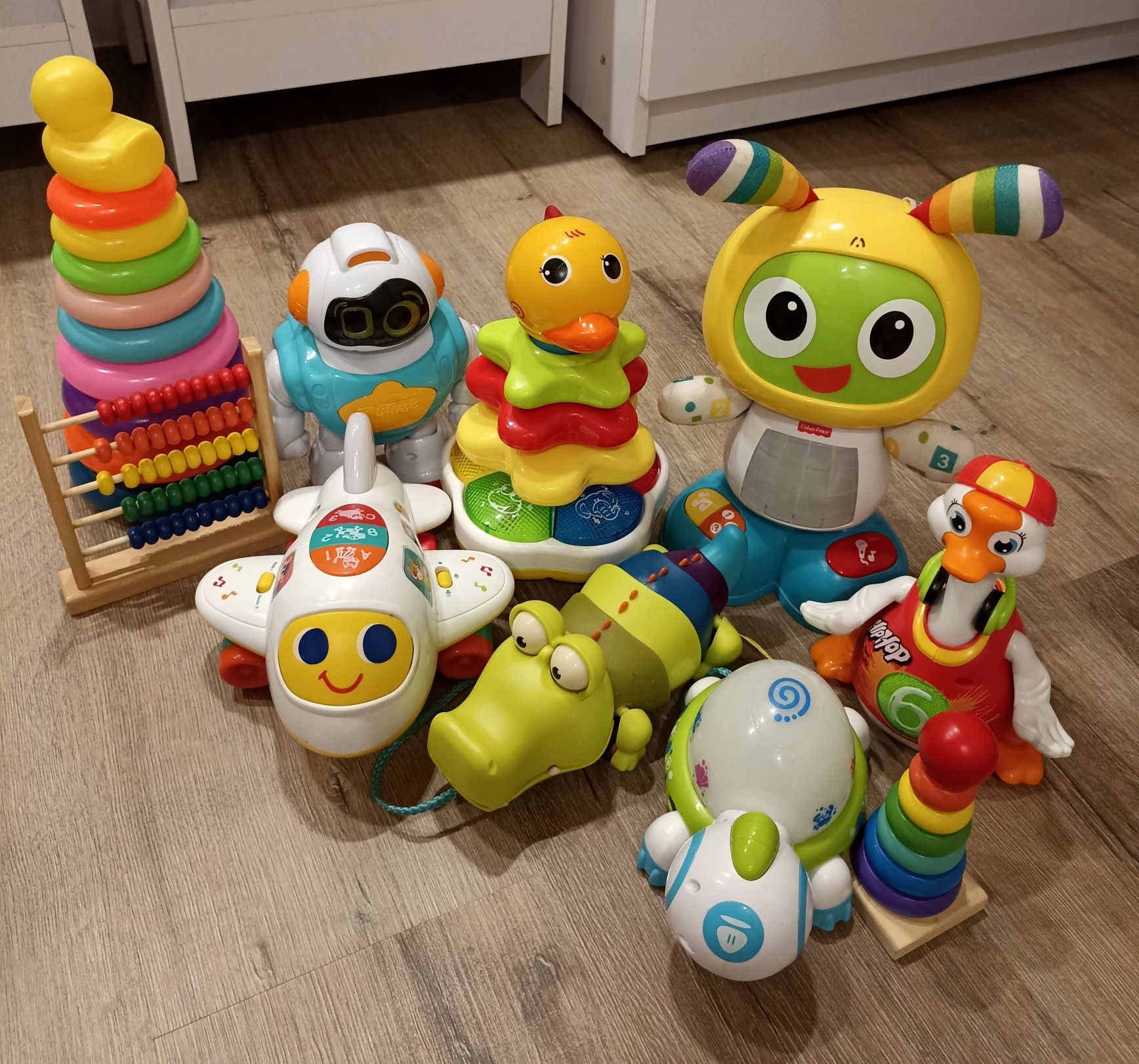 Іграшки для малечі, fisher price,hola toys