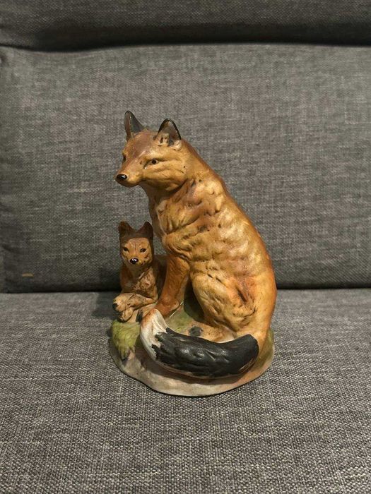 Статуэтка фарфоровая Лисы, винтаж