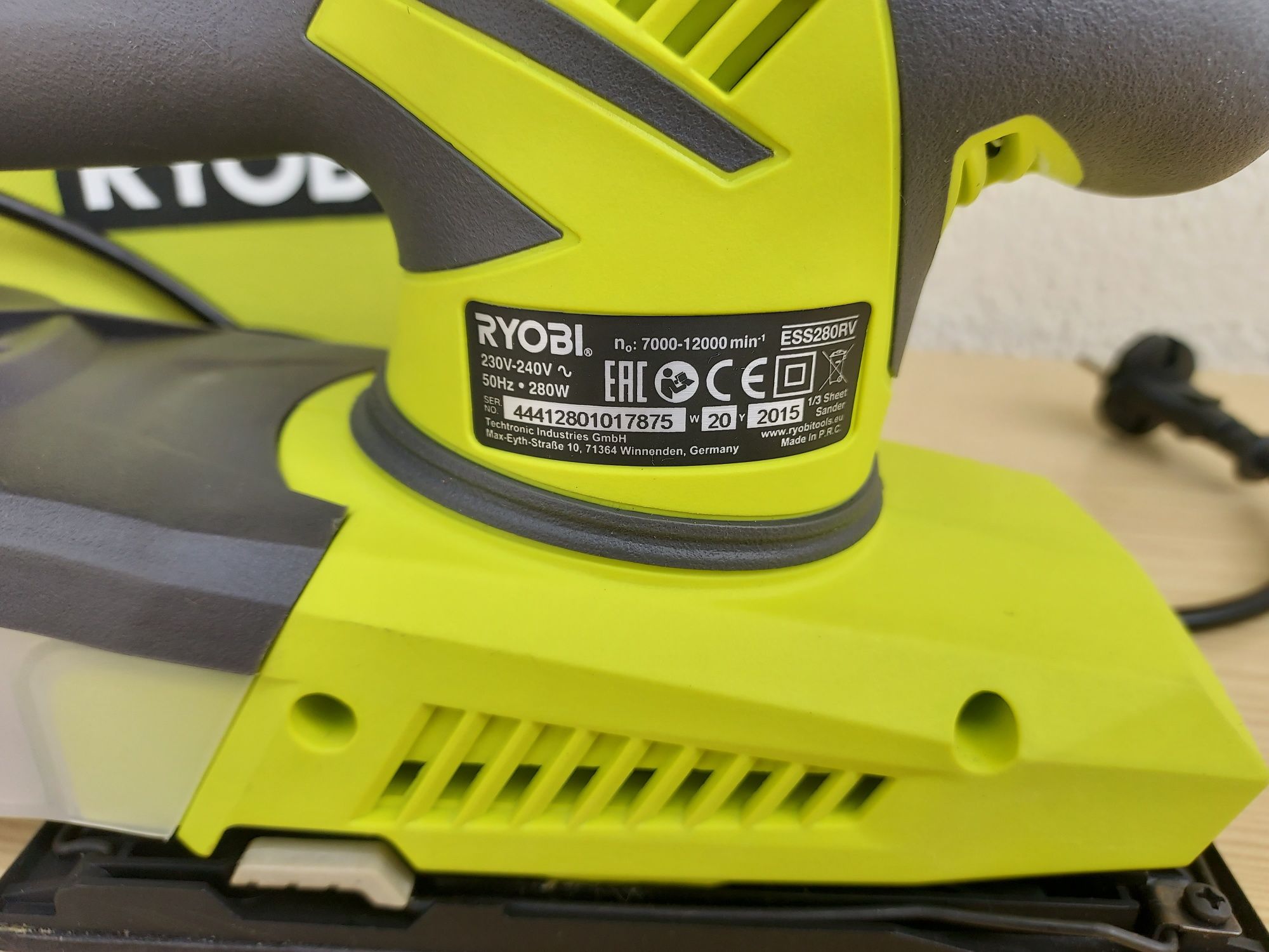 Lixadora Vibratória Elétrica Ryobi (ESS280RV)