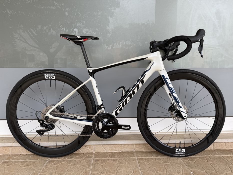 Bicicleta de estrada Giant disco - Rodas carbono