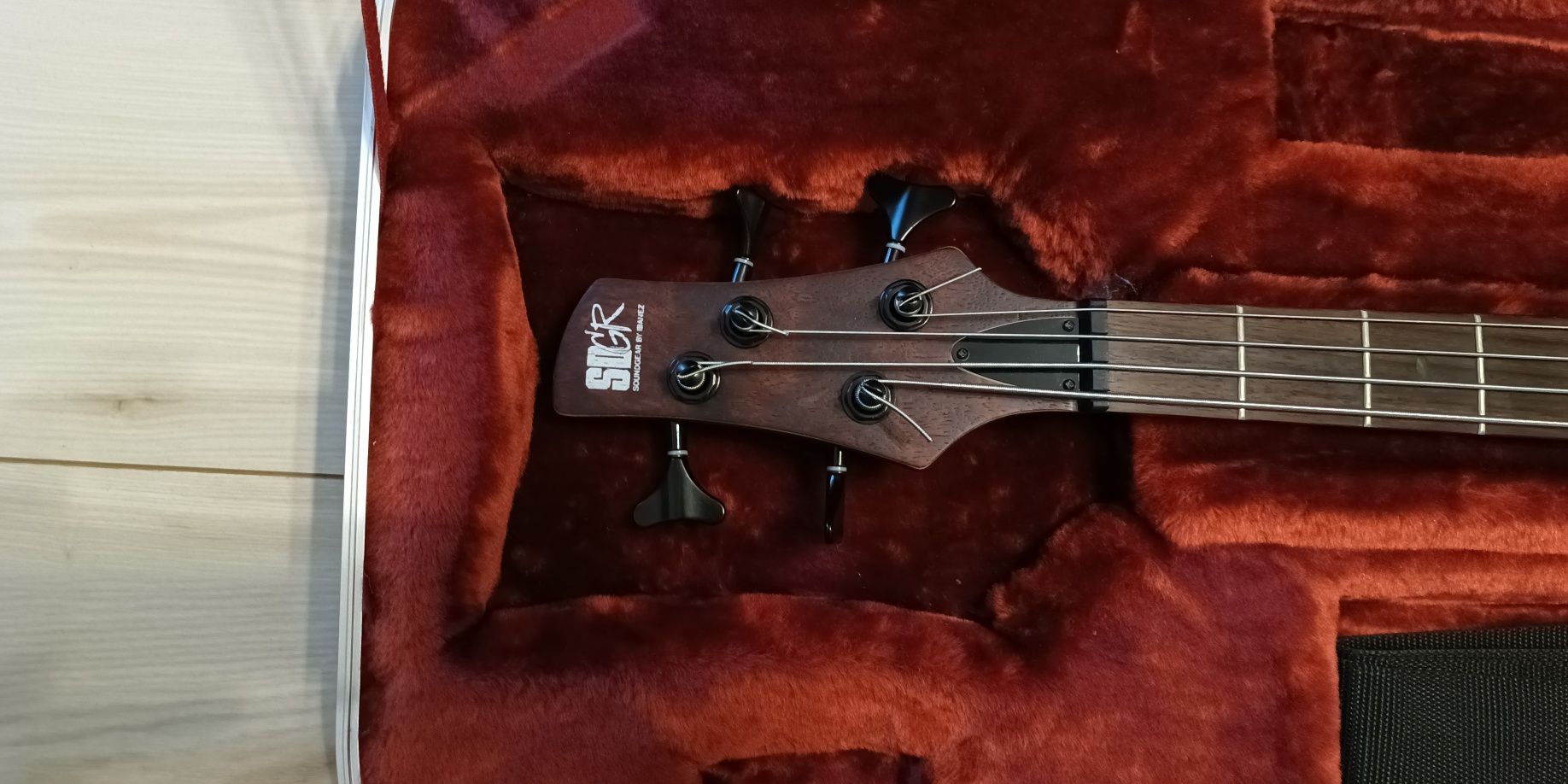 Gitara basowa Ibanez SR 500