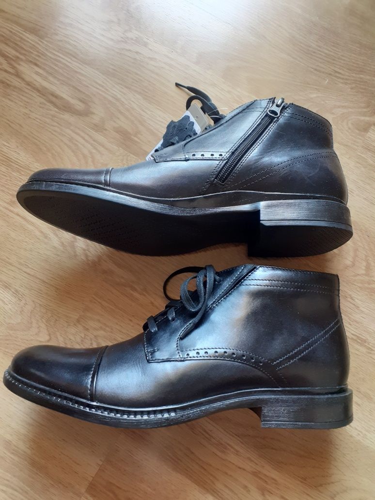 Eleganckie buty męskie Lasocki, rozm. 41 (wkładka 26,5 cm), czarne,