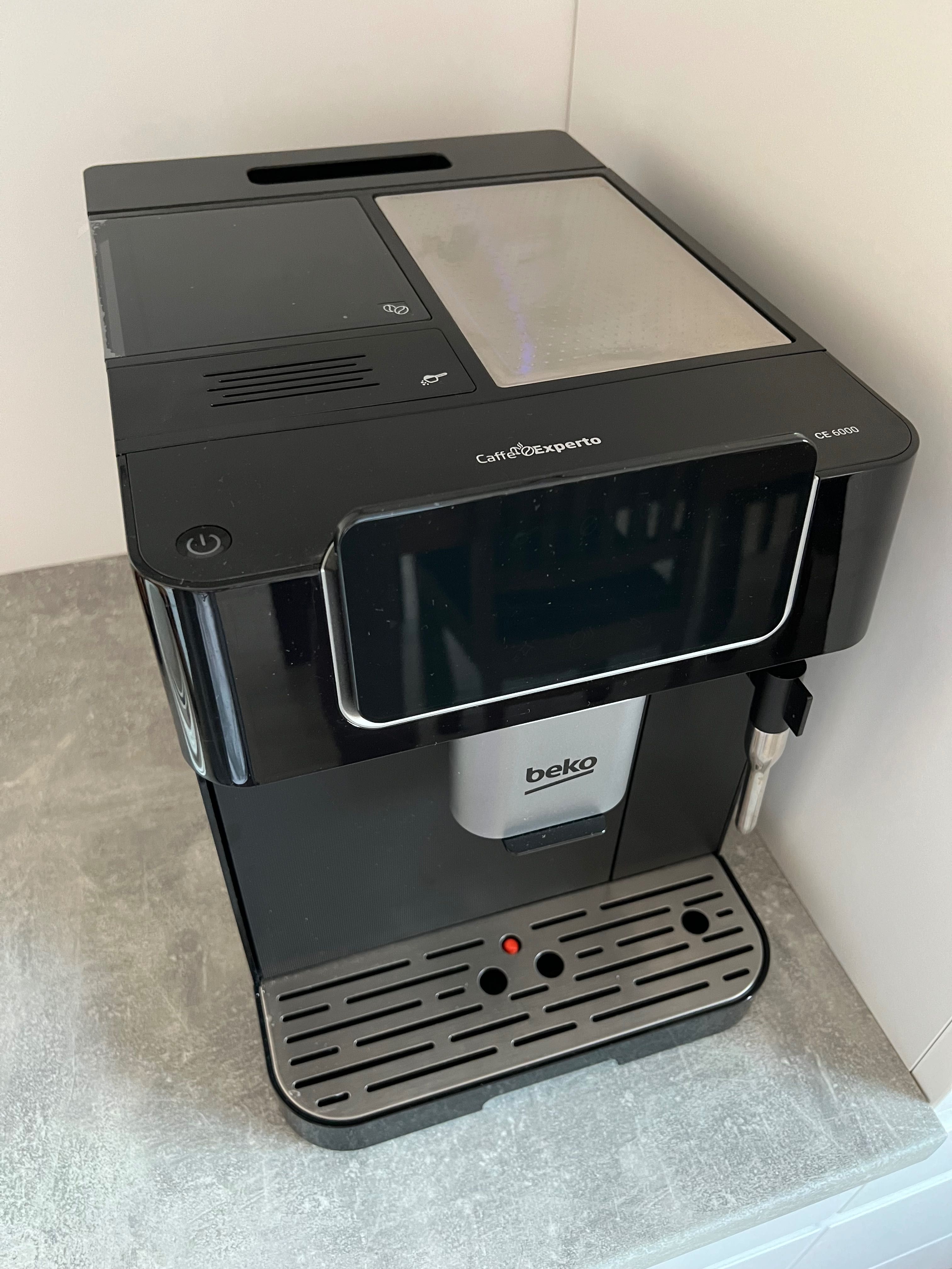 Ekspres BEKO Caffeexperto CEG7302B