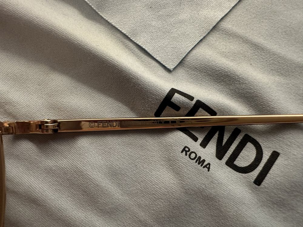 Óculo Fendi original