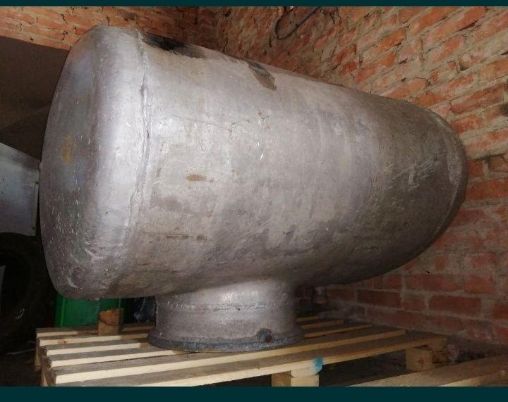 Продам бочку, цистерну, бак, ёмкость, алюминиевую 1куб. С молоковоза,