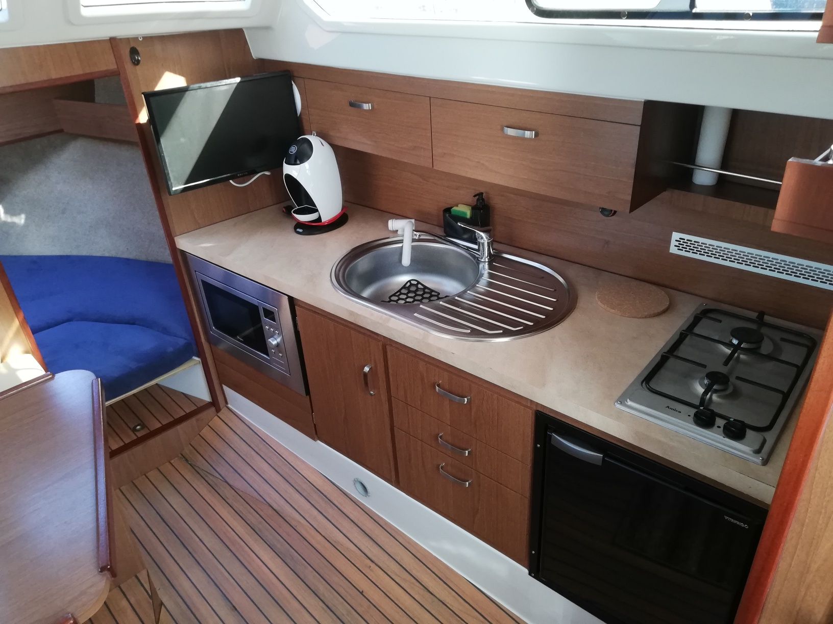 Czarter Houseboat Mazury Jacht Calipso 750 Solar Boiler Ogrzewanie