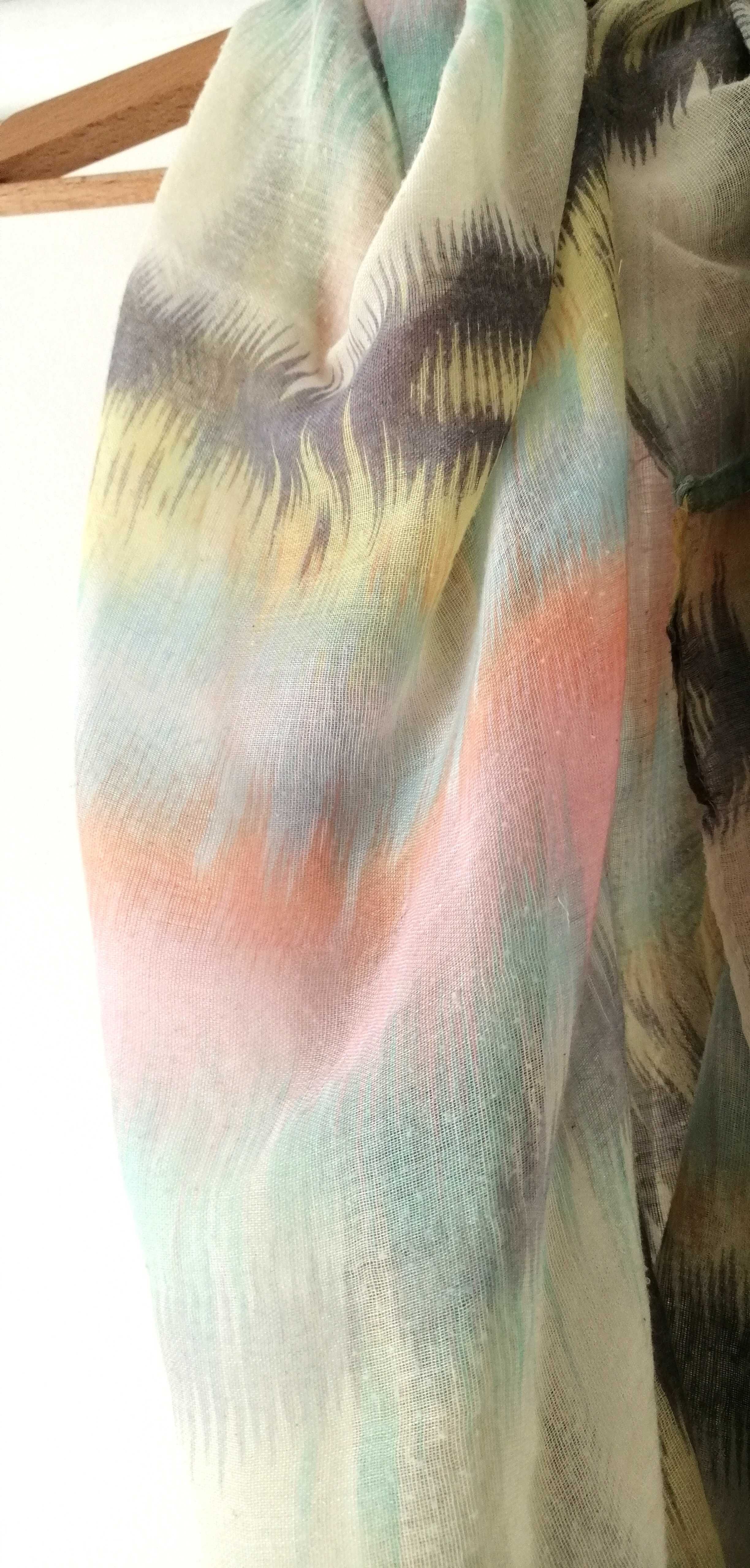 pastelowy kolorowy szal szalik we wzorki chusta chustka kolorowa