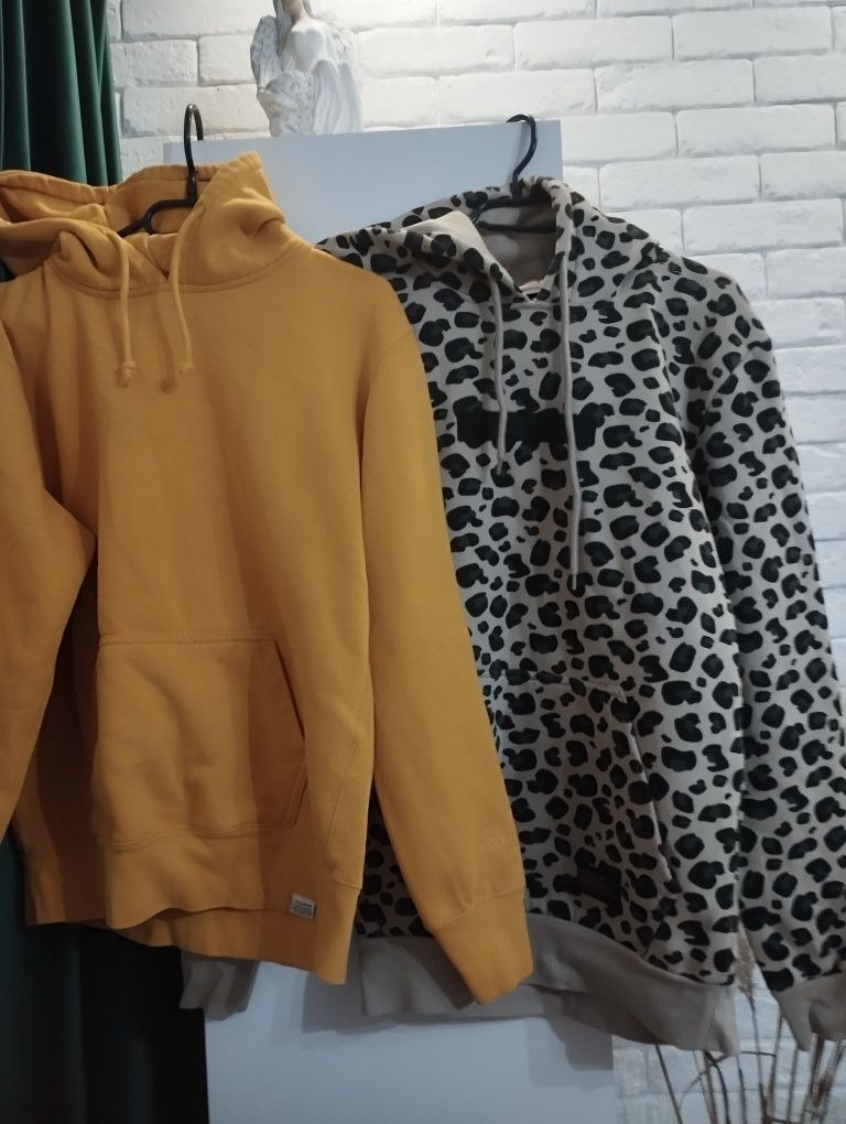 Bluzy dwie jak nowa bluza Cropp i pułk& bear r s/m