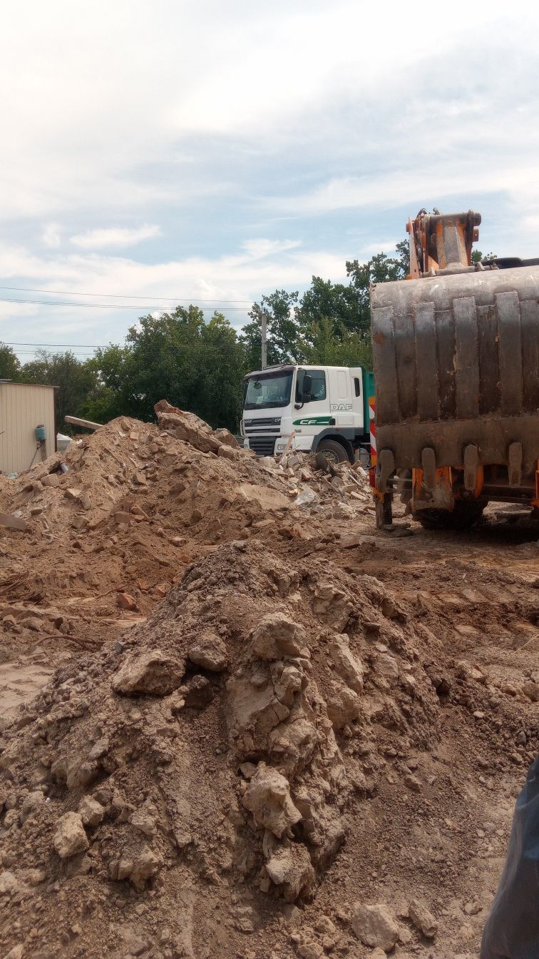 Безплатно бой кирпича,глина,земля ,супись,цегла