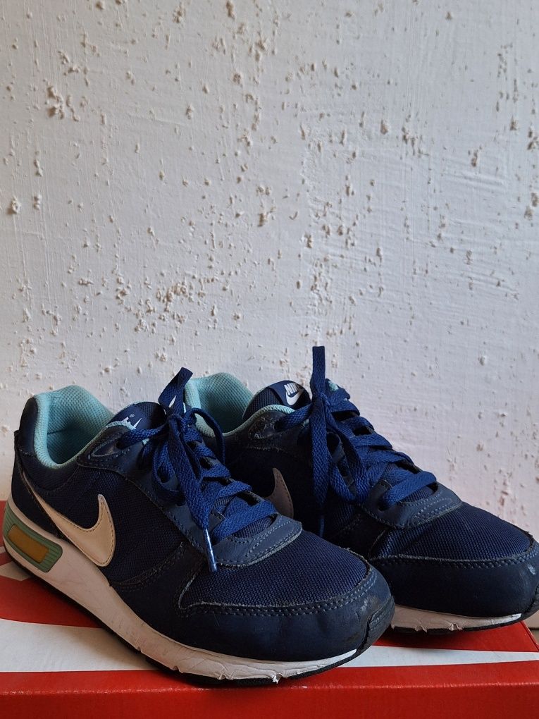 Nike nightgazer rozmiar 38,5 jak nowe