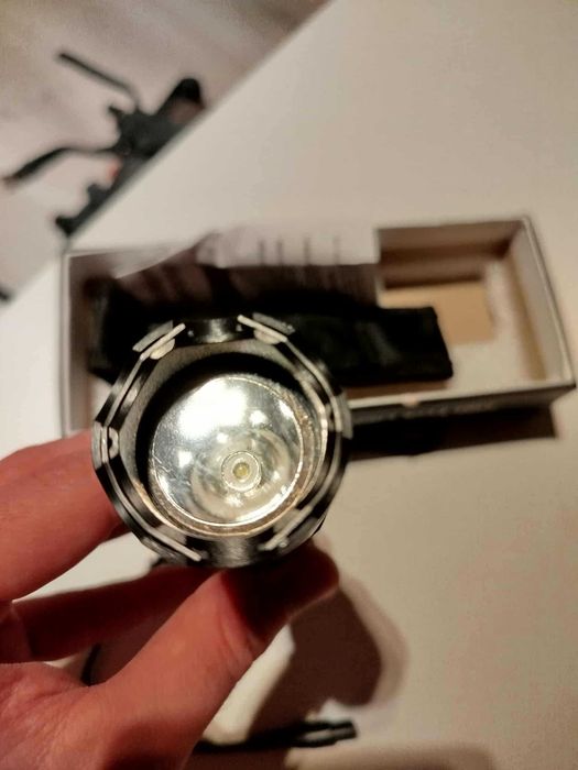 Nowa latarka z paralizatorem