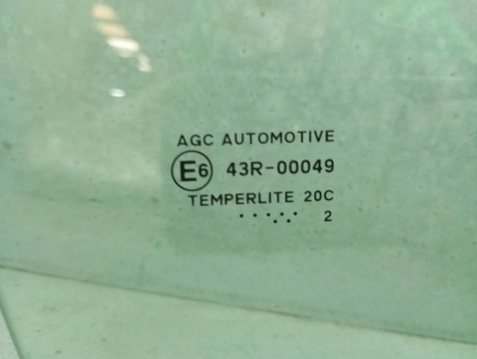 Vidro porta frente direita TOYOTA Corolla Hatchback (_E21_)