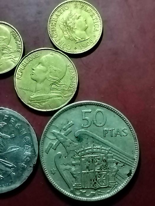 5 cêntimos França 1966. Moeda rara entre outras moedas