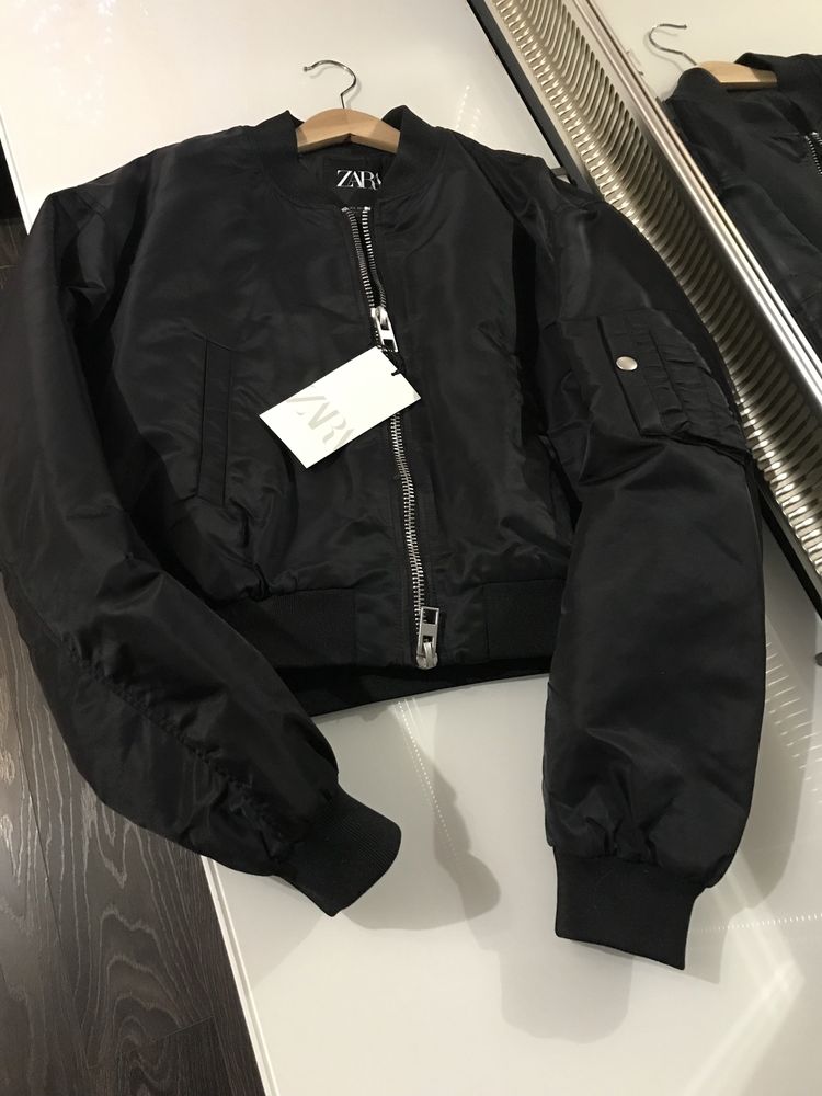 Nowa czarna nylonowa krótka kurtka bomberka Zara S