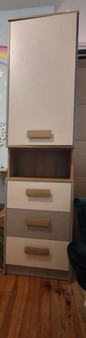 Młodzieżowyy regał