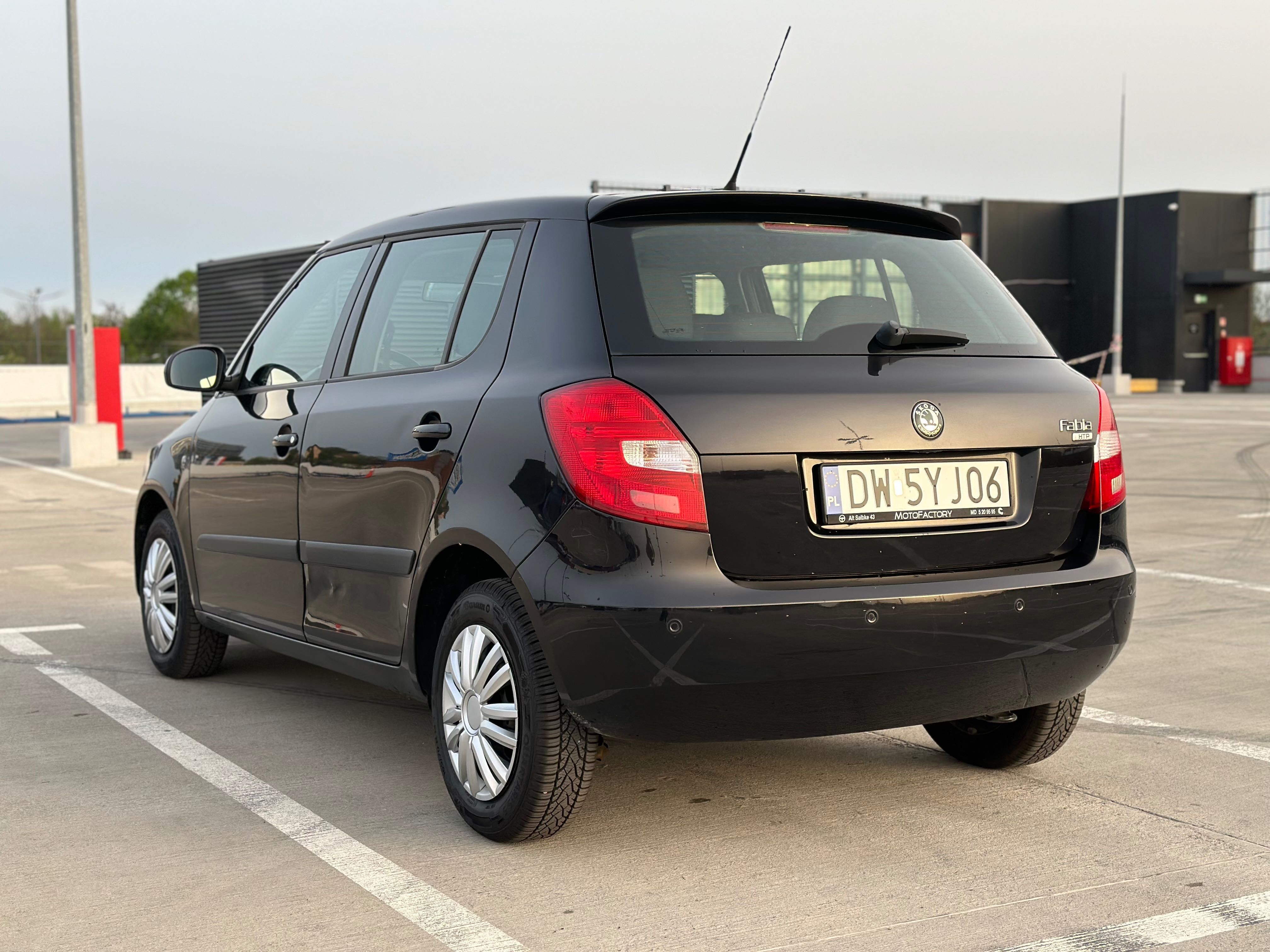 Skoda Fabia II 1.2 Benzyna 2010, klimatyzacja auto, opony wielosezon