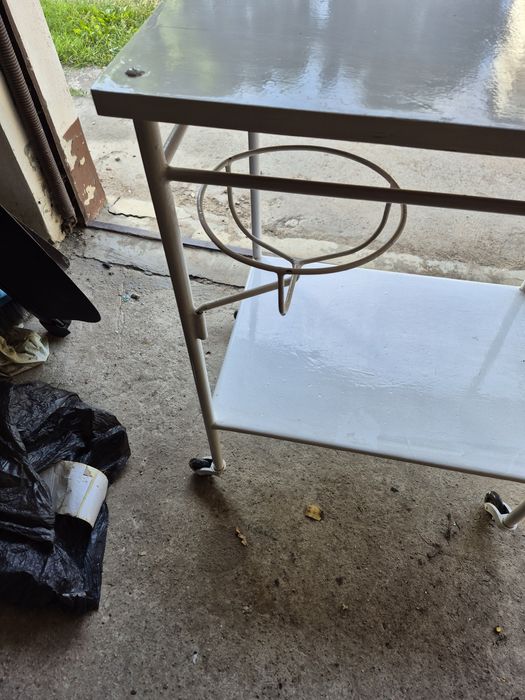 Stolik metalowy duży