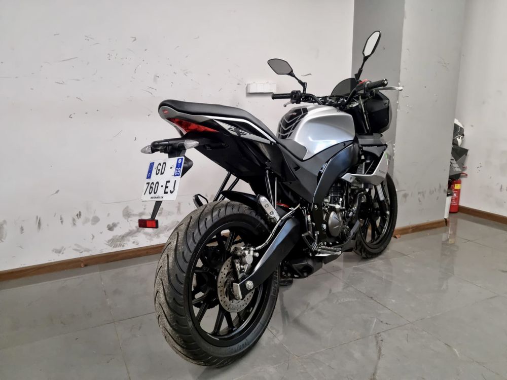 Aprilia Tuono 125 z 2021r tylko 10 tys km r125 ninja 125 cb125f