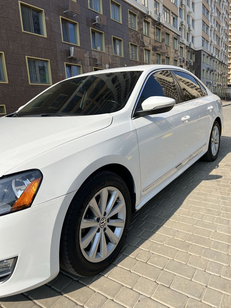 Volkswagen Passat 2012 року