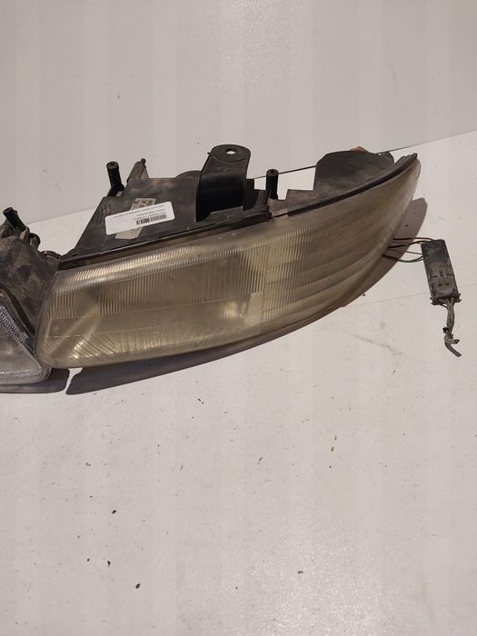 Chrysler Voyager III 3 lampa przednia przód reflektor prawa lewa