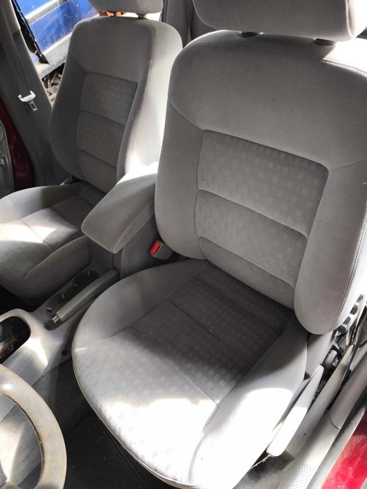 Fotele podgrzewane szare wnętrze kanapa boczki Passat b5 stan bdb.