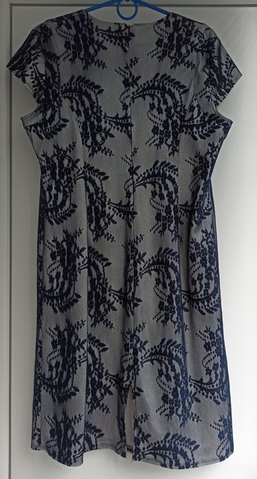 Сукні жіночі, розміри 46, 54