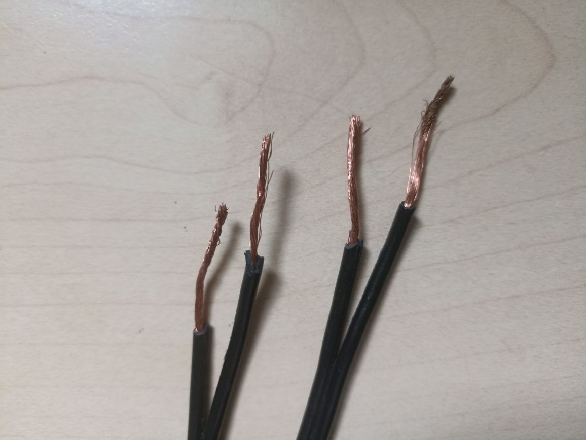 Zestaw kabel głośnikowy 4,8m x1,5mm2 plus 2 wtyki głośnikowe DIN2