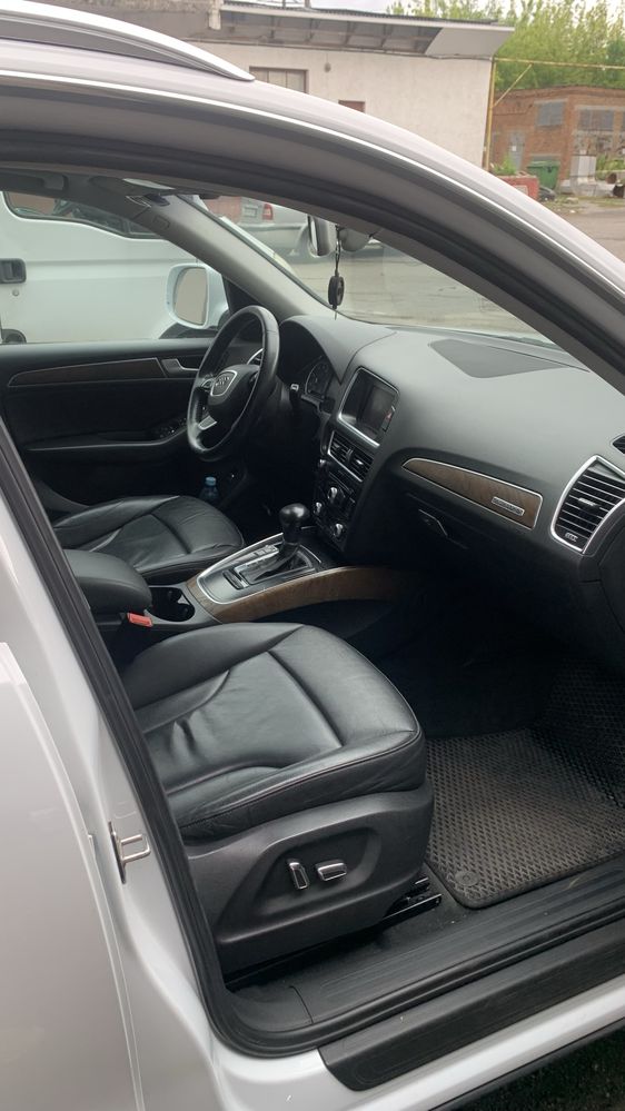 Продам Audi q5 2013